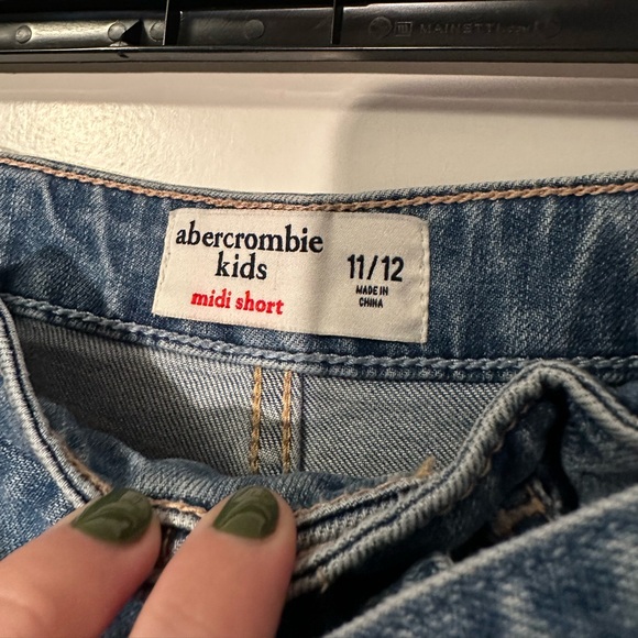 Abercrombie Kids Girls Jean Shorts midi short size 11/12 - Picture 3 of 4